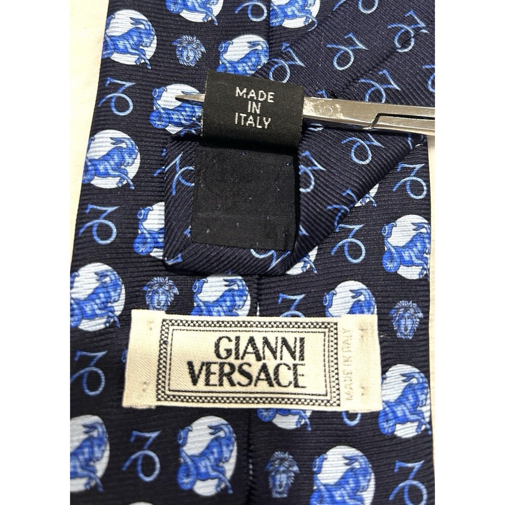 Authentic Gianni Versace Capricorn Luxury Neck Tie 100% Silk Made In Italy Blue - Picture 5 of 5